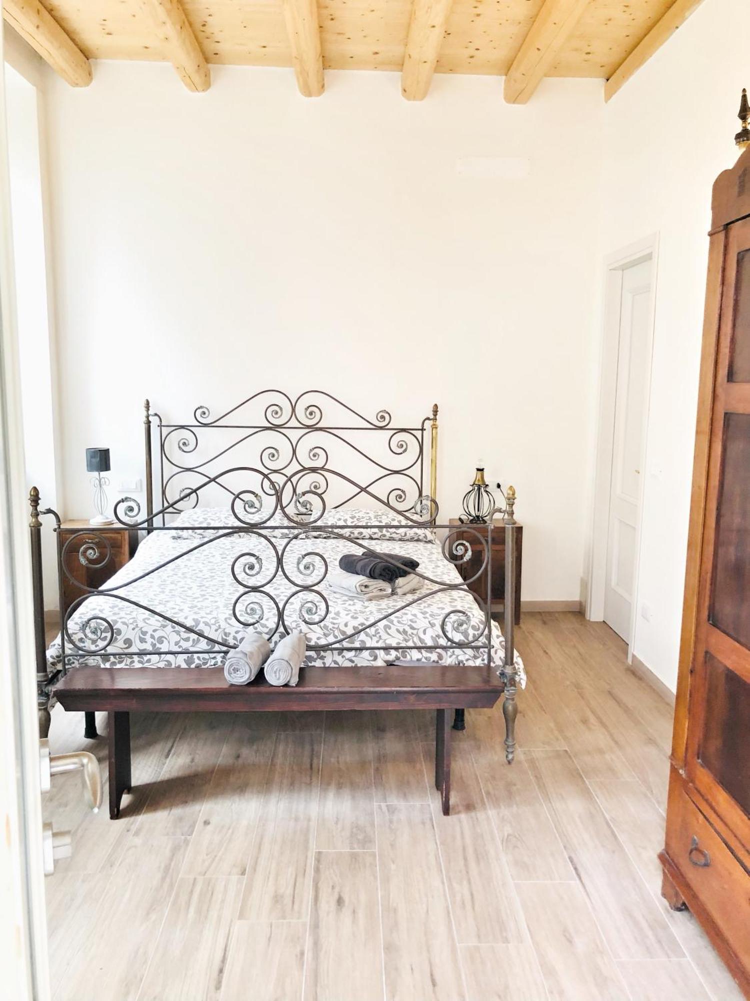 Bed and Breakfast Casa Barteei Монте-Изола Экстерьер фото